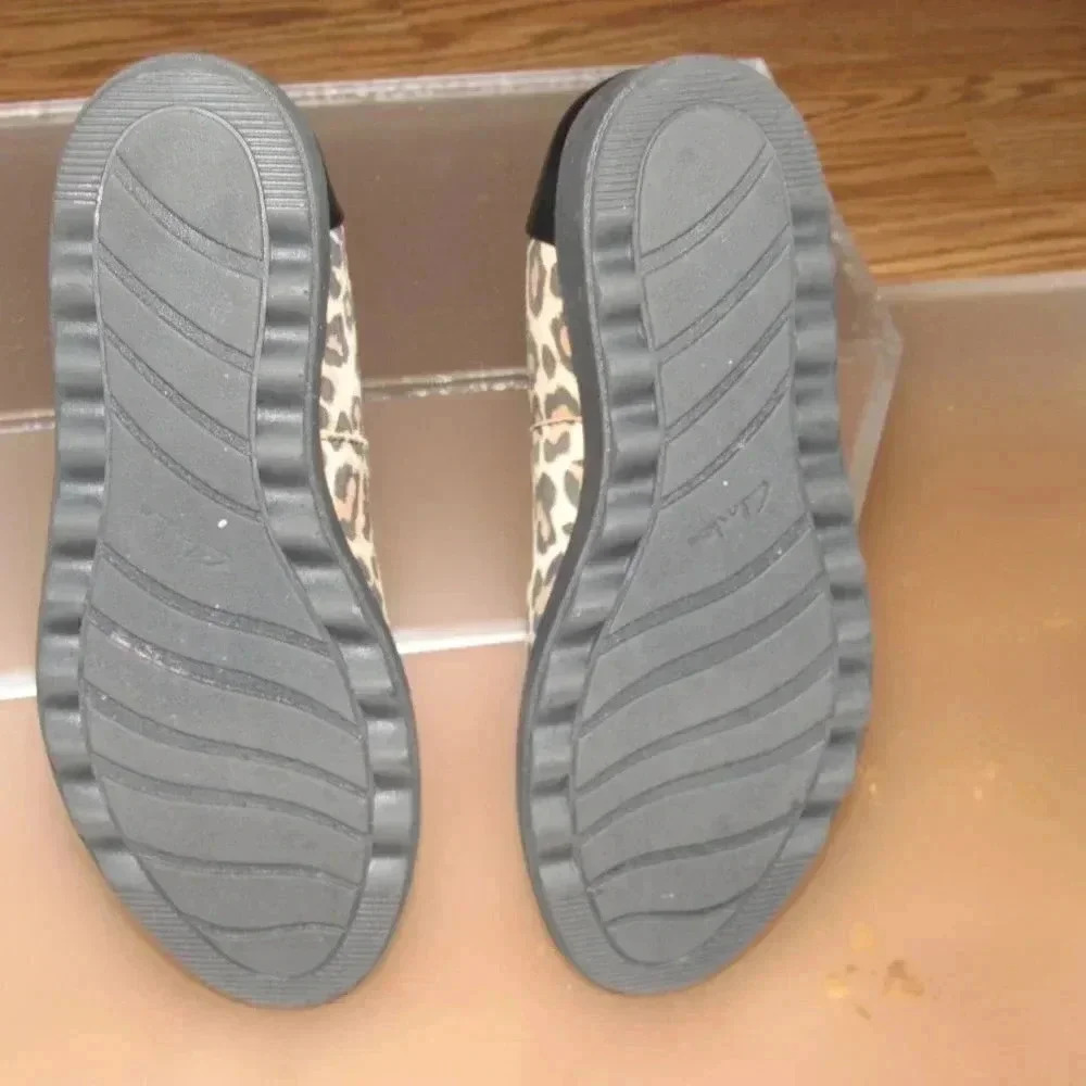 CLARKS Sharon Leopard Loafers Slip-On Faux Suede Comfort Shoes Size 6M - Picture 5 of 6
